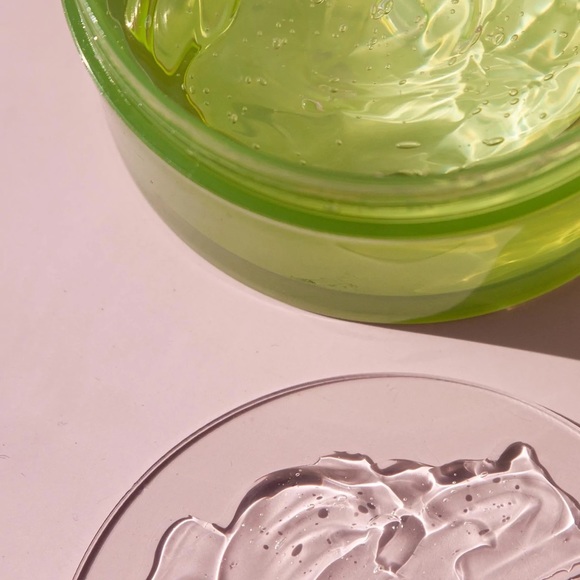 NATURE REPUBLIC ALOE VERA 92% SOOTHING GEL 300ML X2 - BRAND NEW/SEALED - Picture 3 of 5